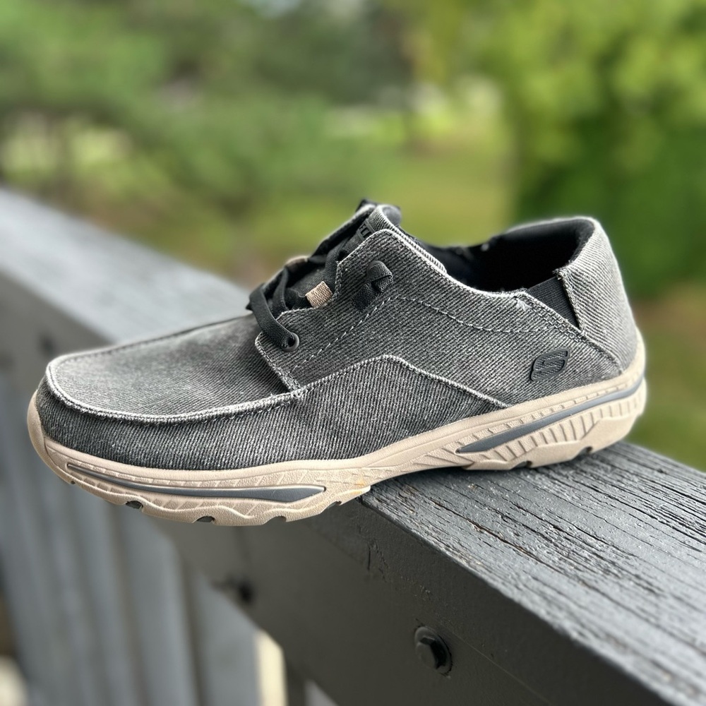 Skechers Men's Memory Foam Ultra Premium Cushion Sneaker